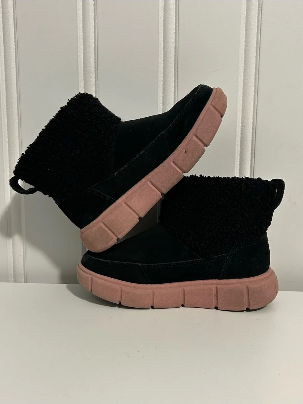 Sorel explorer 3 black suede winter snow boots pink sole
